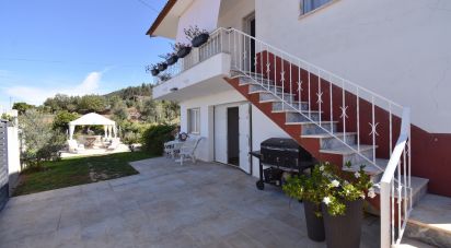 Maison traditionnelle T2 à São Miguel, Santa Eufémia e Rabaçal de 296 m²