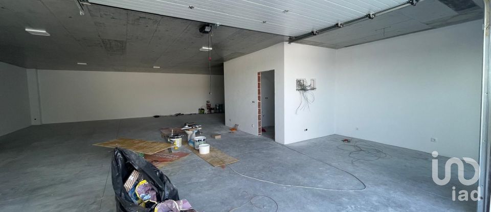 Maison T3 à Ramalhal de 311 m²