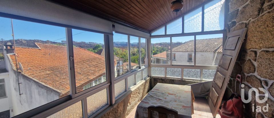 Moradia T3 em Palhais de 182 m²