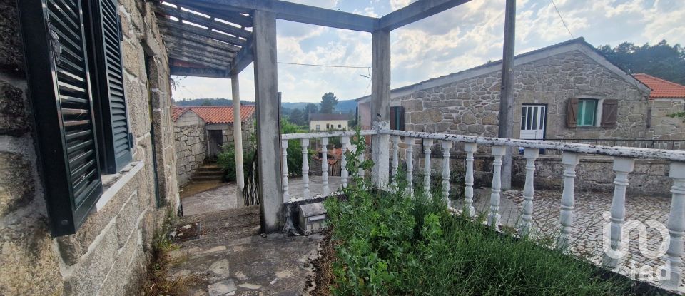 Moradia T3 em Palhais de 182 m²