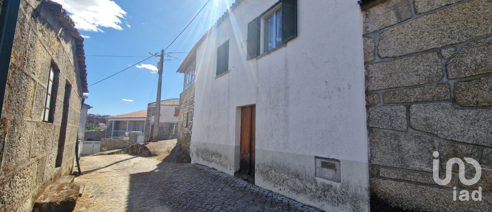 Moradia T3 em Palhais de 182 m²