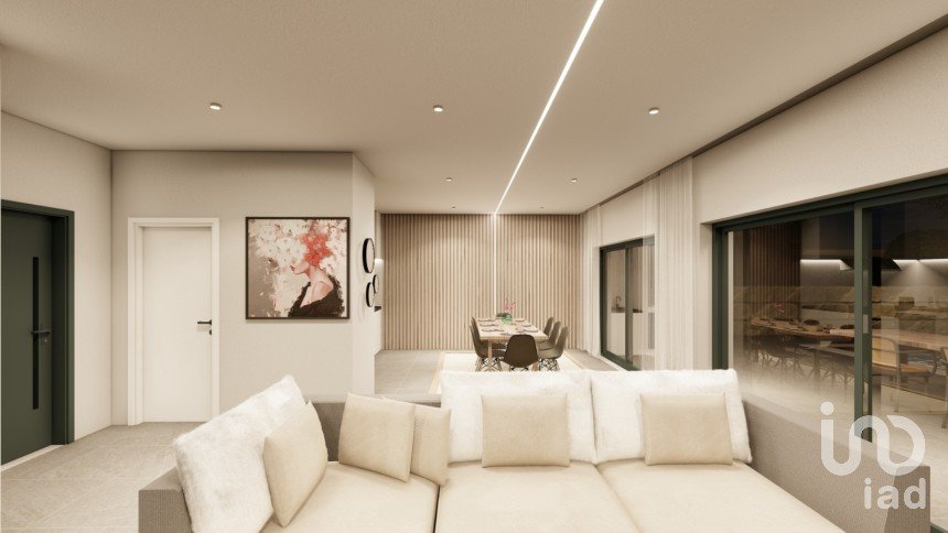 Maison T3 à Ferreiras de 177 m²