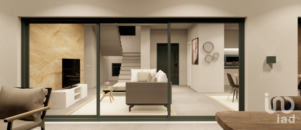 Maison T3 à Ferreiras de 177 m²