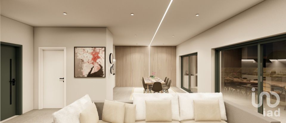 Maison T3 à Ferreiras de 177 m²