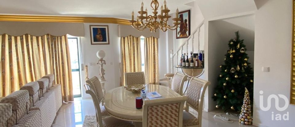 Apartamento T4 em Queluz e Belas de 204 m²