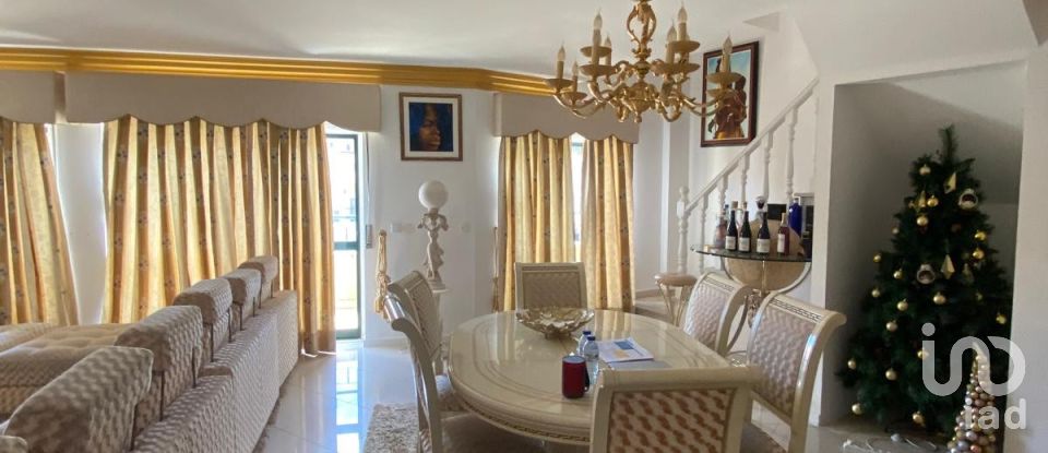 Apartamento T4 em Queluz e Belas de 204 m²