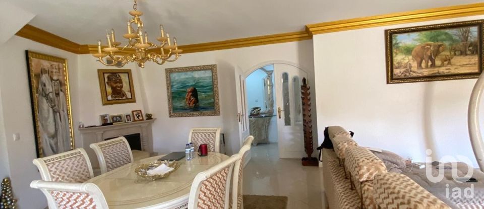 Apartamento T4 em Queluz e Belas de 204 m²