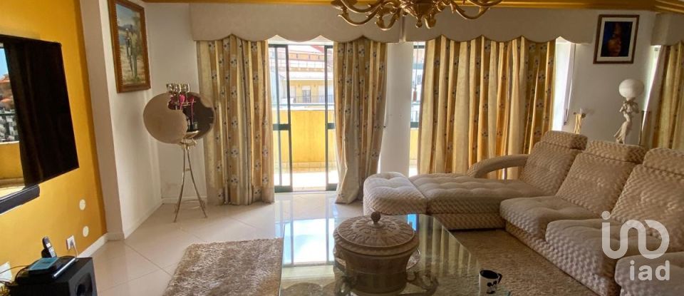 Apartamento T4 em Queluz e Belas de 204 m²