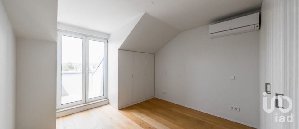 Apartamento T2 em Alvalade de 145 m²