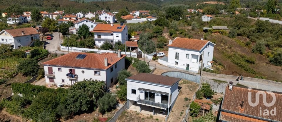 Moradia T2 em Côja e Barril de Alva de 90 m²