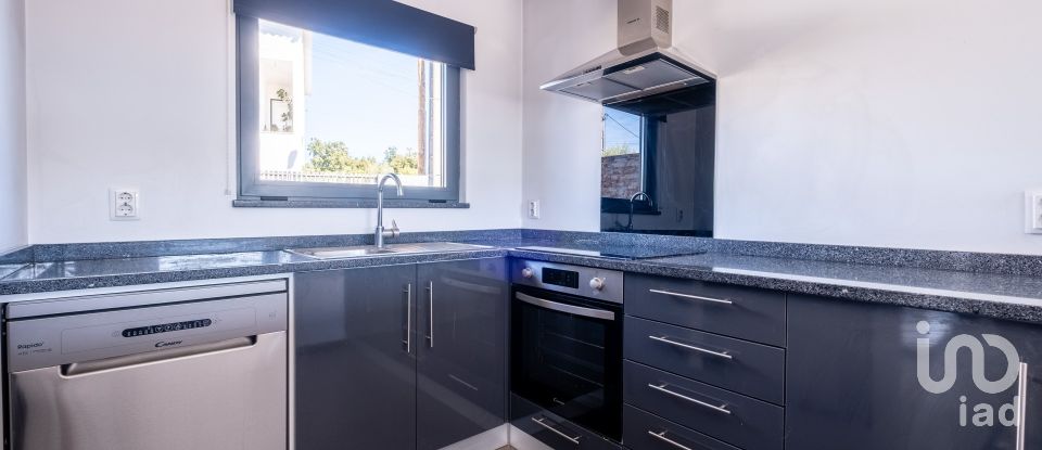 Moradia T2 em Côja e Barril de Alva de 90 m²