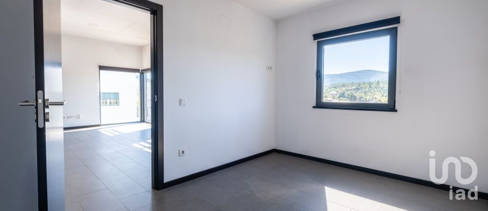Moradia T2 em Côja e Barril de Alva de 90 m²