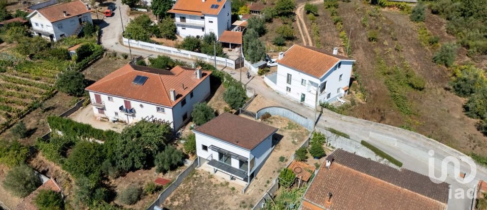 Moradia T2 em Côja e Barril de Alva de 90 m²