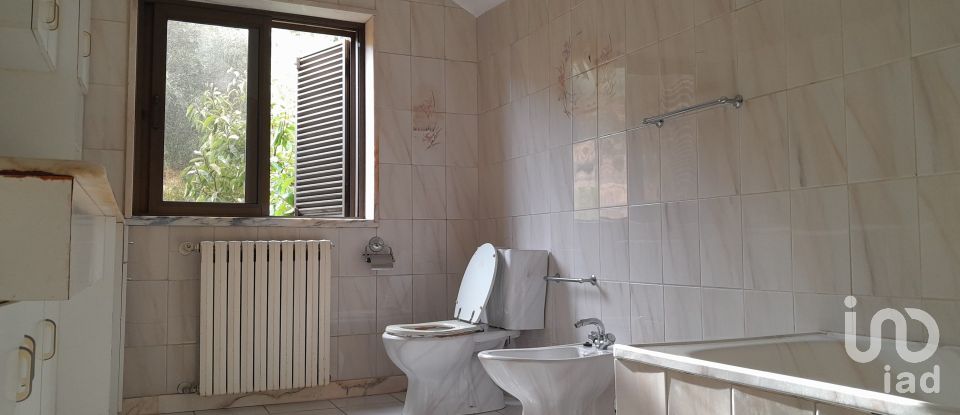 House T5 in Cortes do Meio of 444 m²