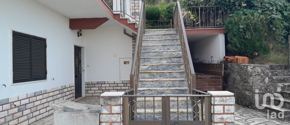 House T5 in Cortes do Meio of 444 m²