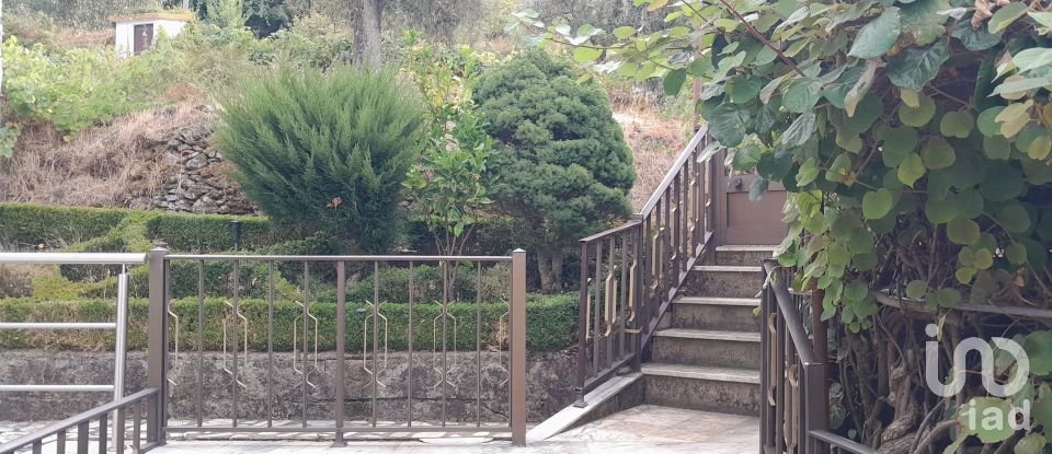 House T5 in Cortes do Meio of 444 m²