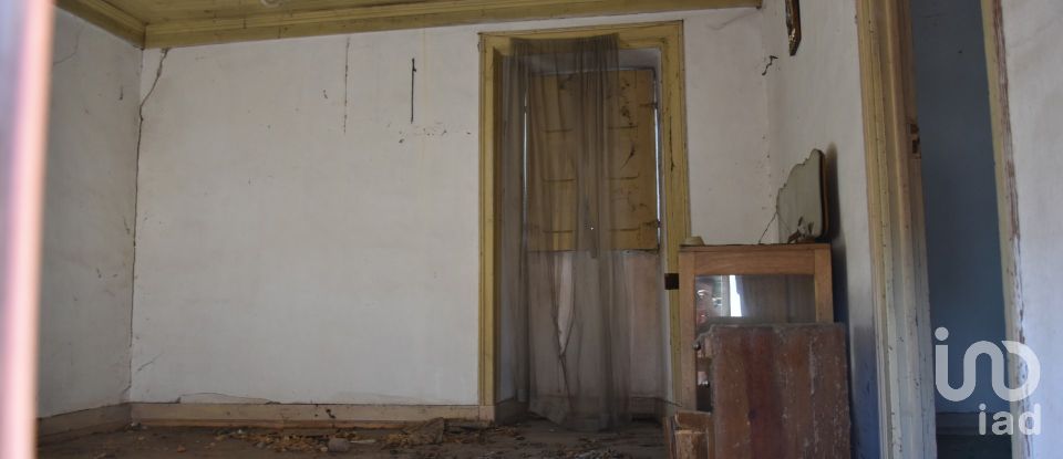 House T0 in Areias e Pias of 140 m²