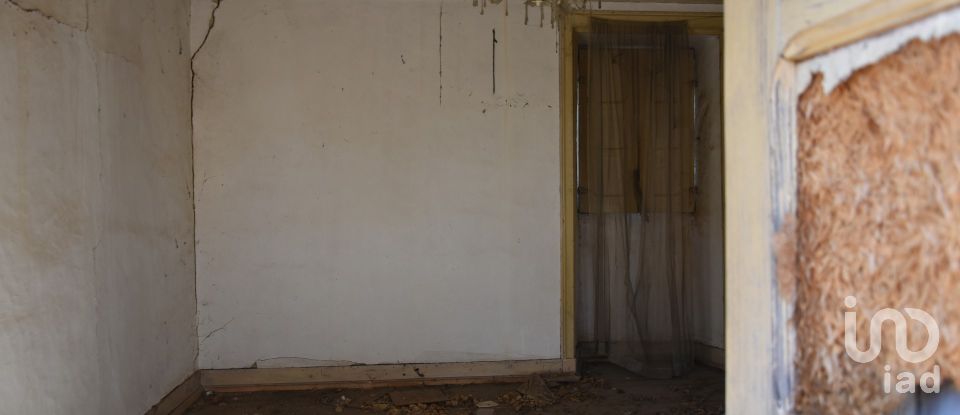 House T0 in Areias e Pias of 140 m²