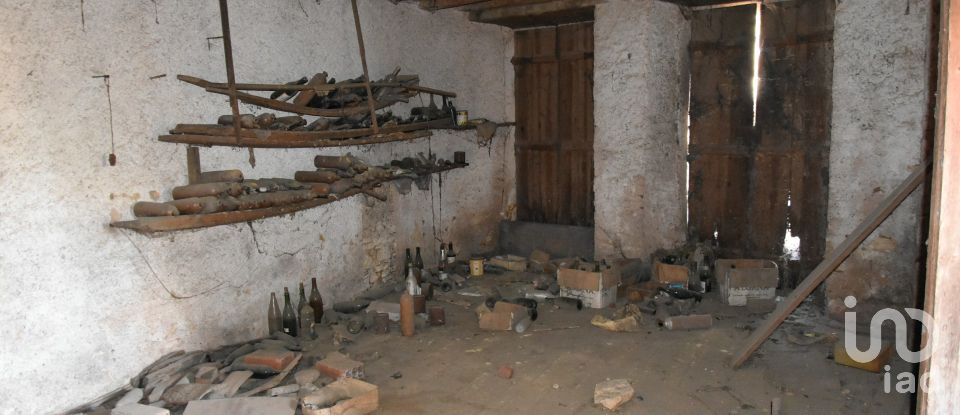 House T0 in Areias e Pias of 140 m²