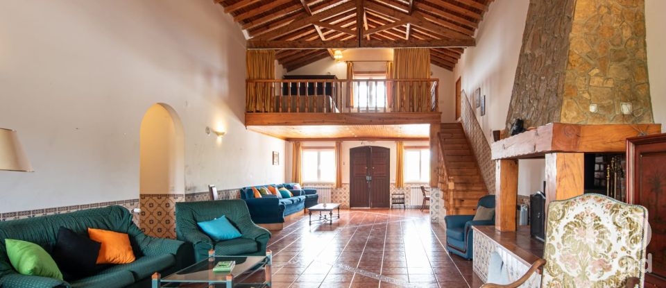 House T6 in Azoia de Cima e Tremês of 298 m²