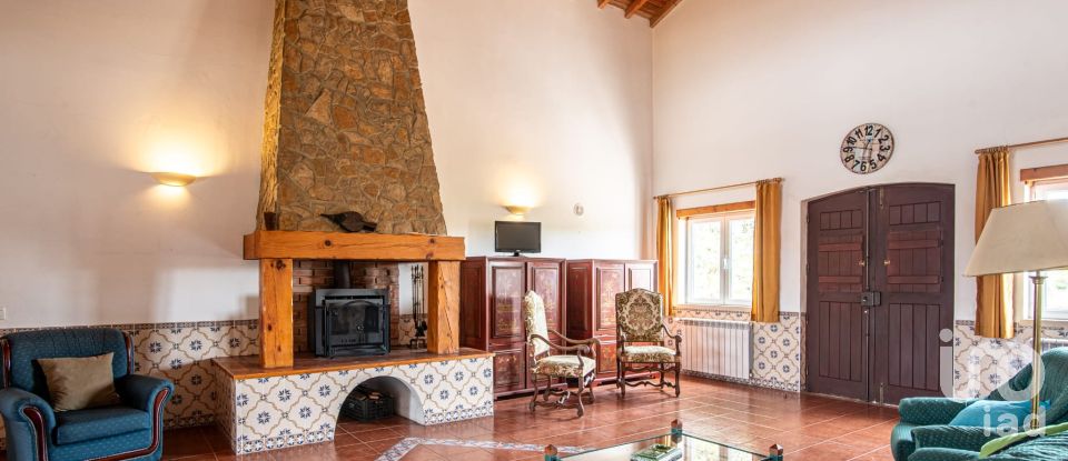 House T6 in Azoia de Cima e Tremês of 298 m²