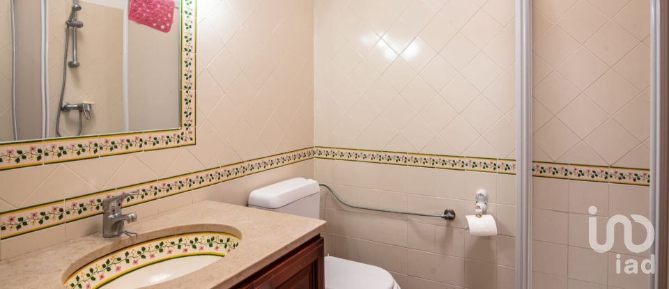 House T6 in Azoia de Cima e Tremês of 298 m²