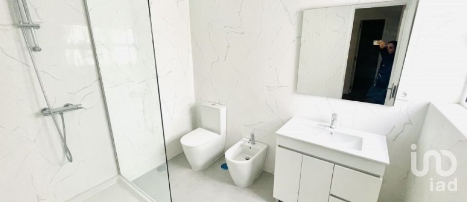 Apartment T4 in Faro (Sé e São Pedro) of 111 m²