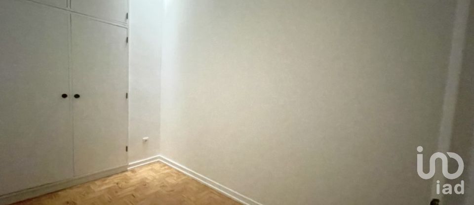 Apartment T4 in Faro (Sé e São Pedro) of 111 m²