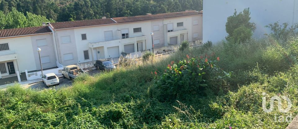 Terrain à Luso de 1 252 m²