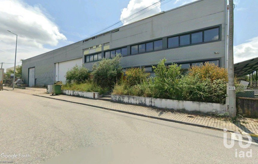 Boutique/Local commercial à Constantim e Vale de Nogueiras de 2 700 m²