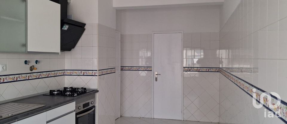 Apartment T2 in Seixal, Arrentela e Aldeia de Paio Pires of 86 m²