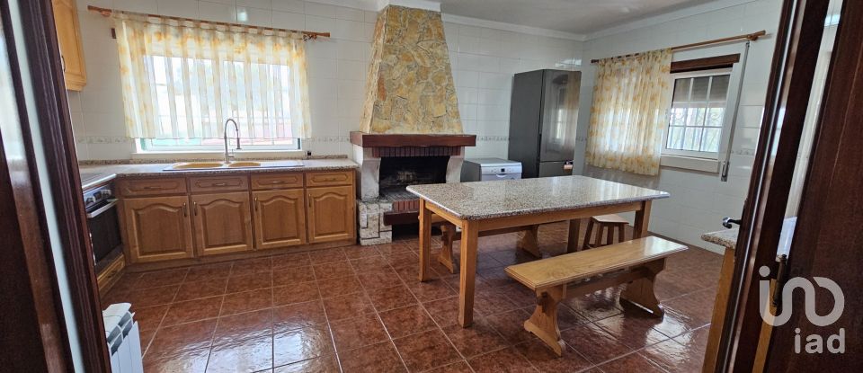 Gîte T3 à Maçãs de Dona Maria de 320 m²