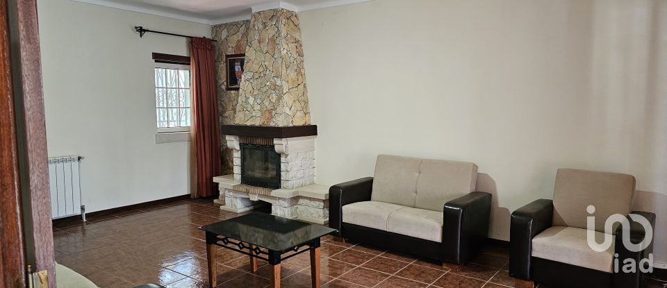 Gîte T3 à Maçãs de Dona Maria de 320 m²