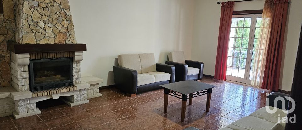 Gîte T3 à Maçãs de Dona Maria de 320 m²