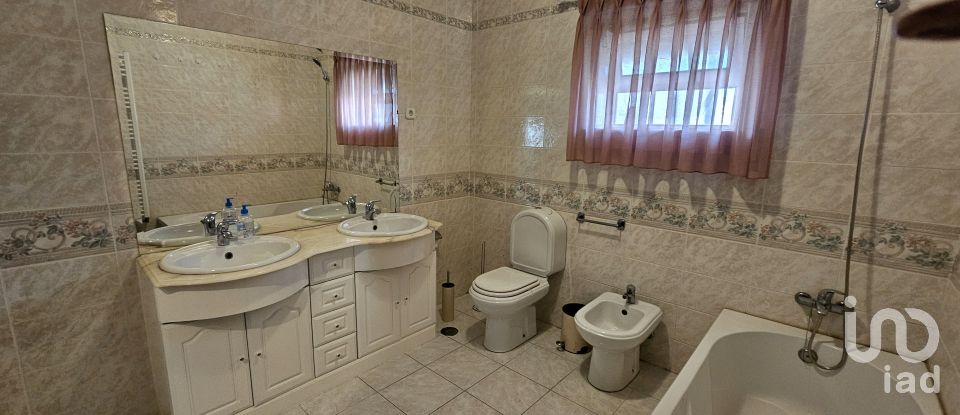 Gîte T3 à Maçãs de Dona Maria de 320 m²