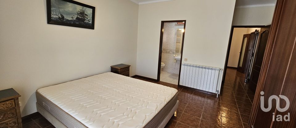 Gîte T3 à Maçãs de Dona Maria de 320 m²