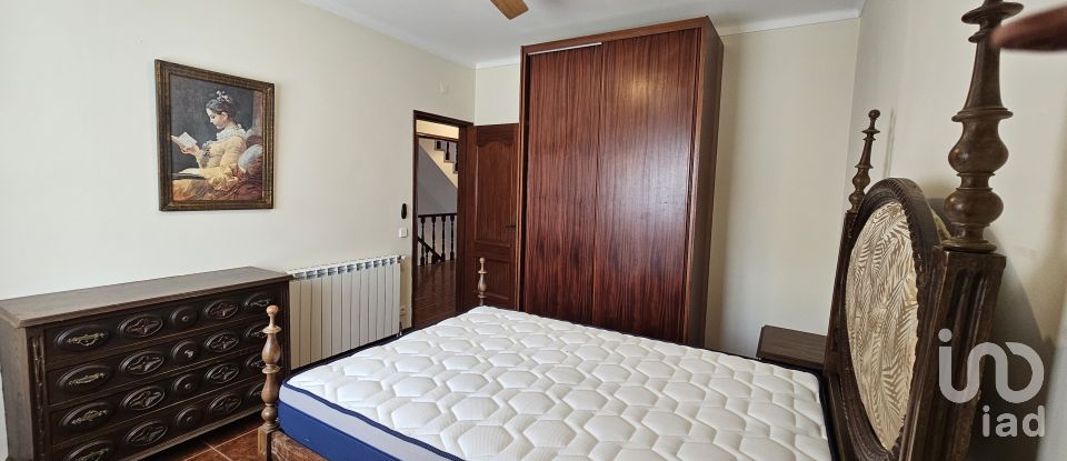 Gîte T3 à Maçãs de Dona Maria de 320 m²