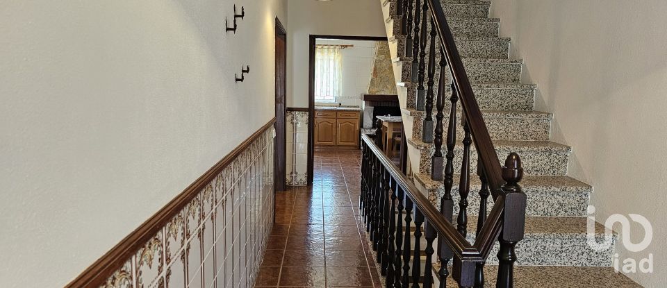 Gîte T3 à Maçãs de Dona Maria de 320 m²