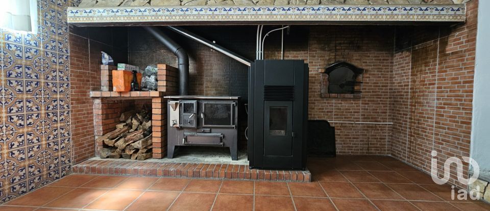 Gîte T3 à Maçãs de Dona Maria de 320 m²