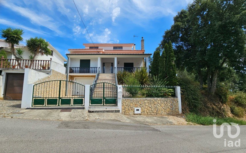 Gîte T3 à Maçãs de Dona Maria de 320 m²