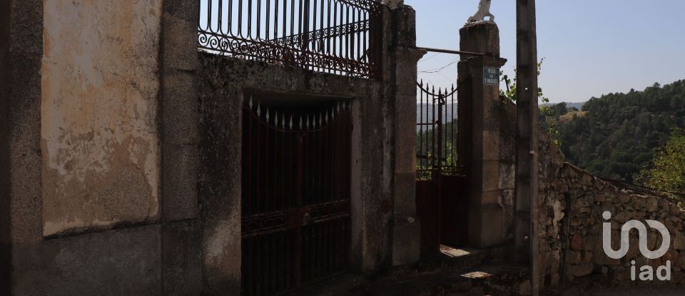 Bâtiment à Longa de 763 m²