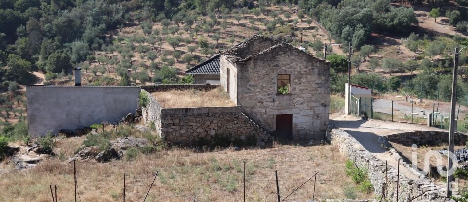 Bâtiment à Longa de 763 m²