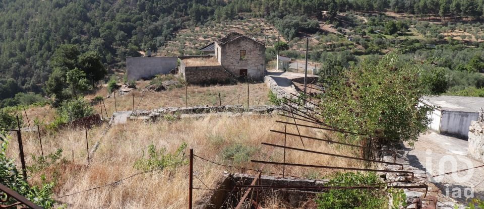 Bâtiment à Longa de 763 m²