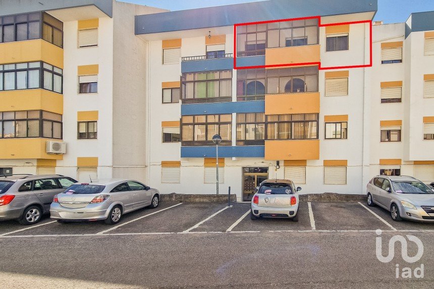 Apartment T3 in Ramada e Caneças of 95 m²
