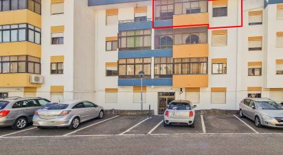 Apartment T3 in Ramada e Caneças of 95 m²