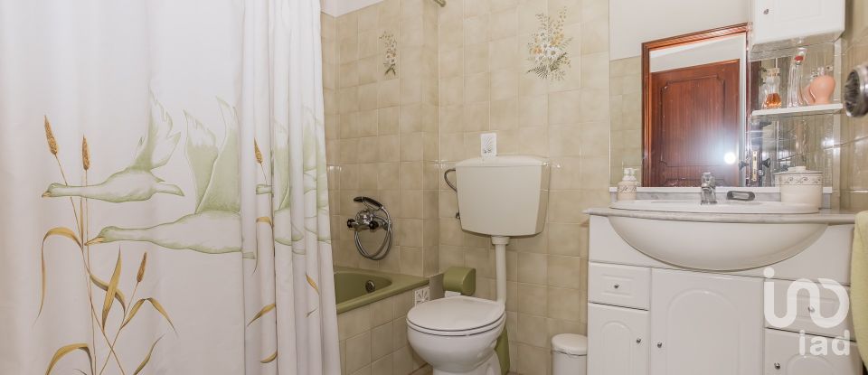 Apartment T3 in Ramada e Caneças of 95 m²