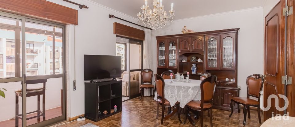 Apartment T3 in Ramada e Caneças of 95 m²