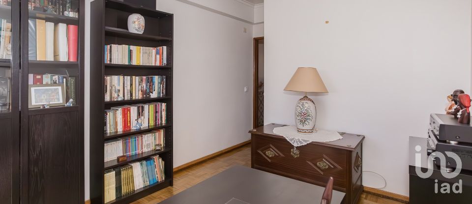 Apartment T3 in Ramada e Caneças of 95 m²