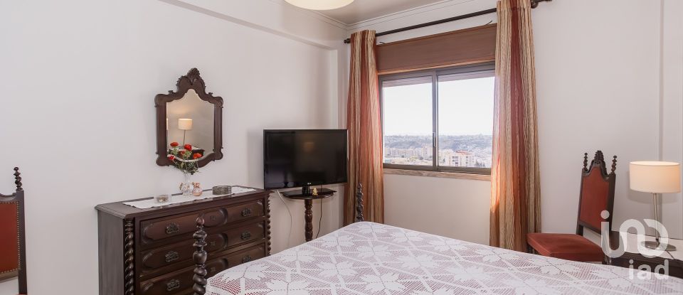 Apartment T3 in Ramada e Caneças of 95 m²