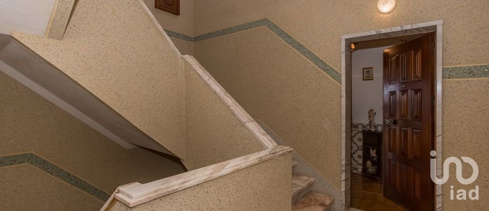 Apartment T3 in Ramada e Caneças of 95 m²